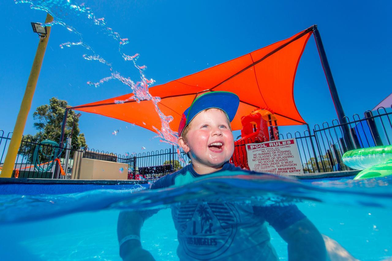Big4 Traralgon Park Lane Holiday Park ภายนอก รูปภาพ